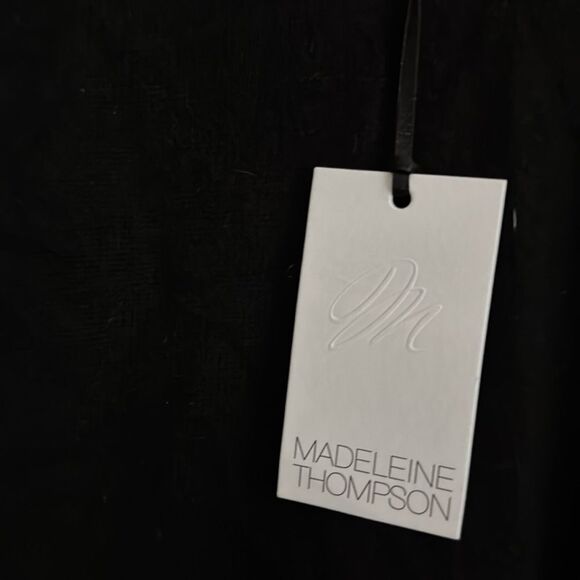 MADELEINE THOMPSON BLACK JUPITER CASHMERE SWEATER NWT M 572.00 ON SITE - Picture 5 of 5